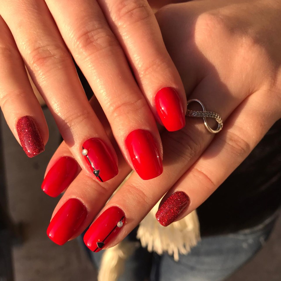 Коралловый френч миндаль