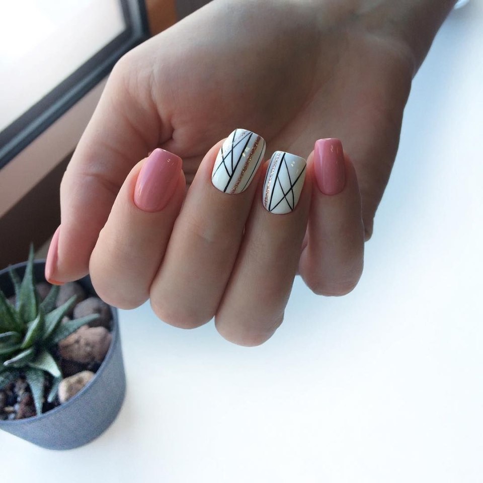 Маникюр красный с черным