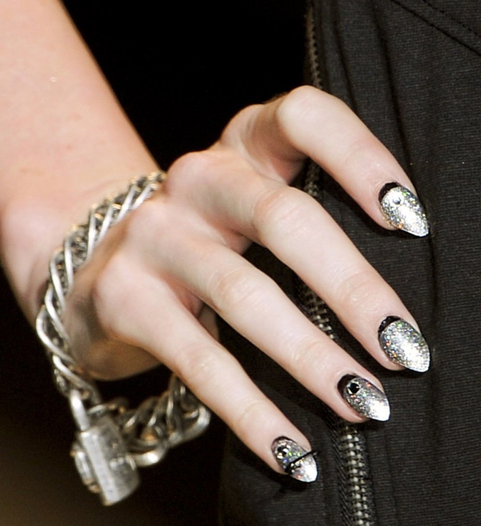 Лак Салли Хансен