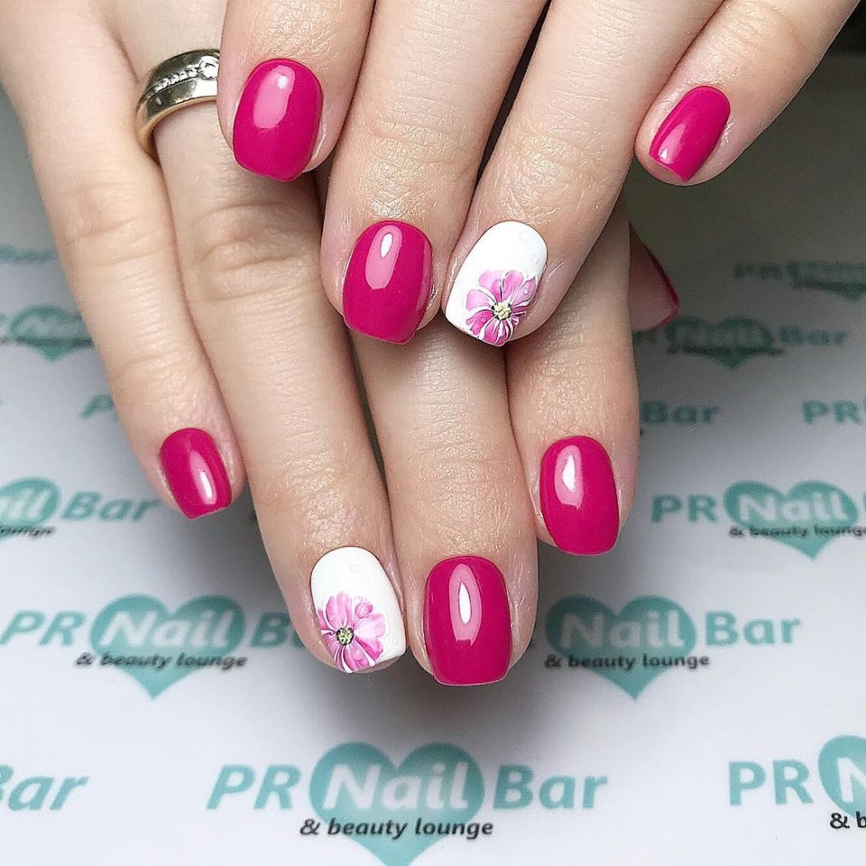 Маникюр градиент мятный с желтым