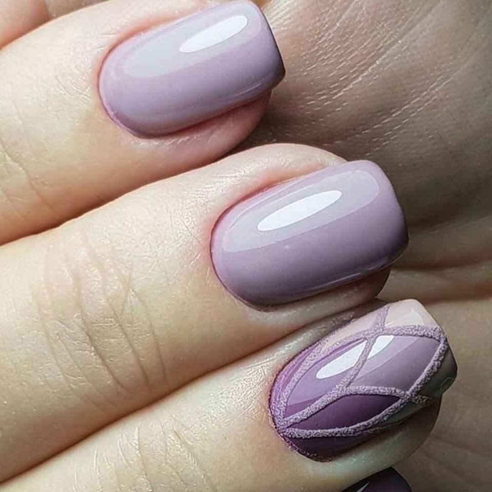 Лавандовые ногти