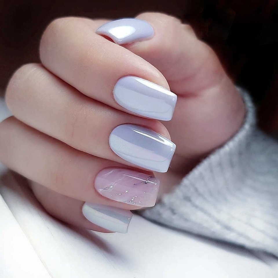 Однотонный маникюр белый