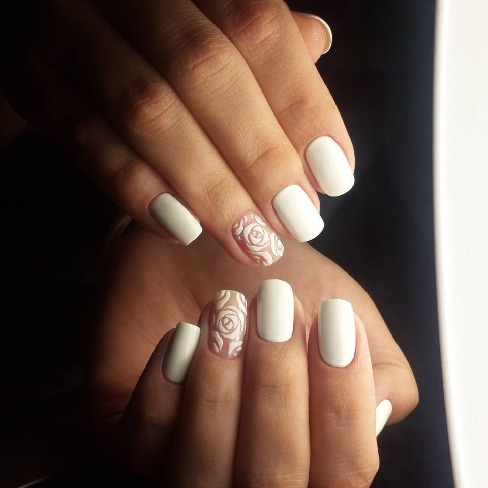 Элегантный бежевый маникюр