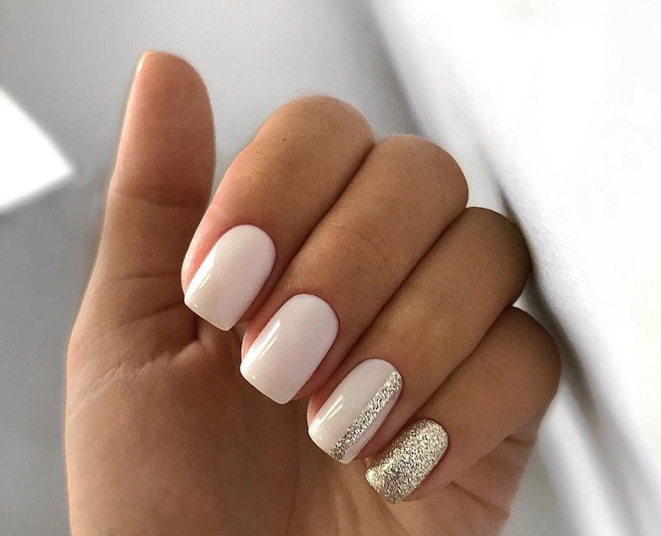 Светлый маникюр