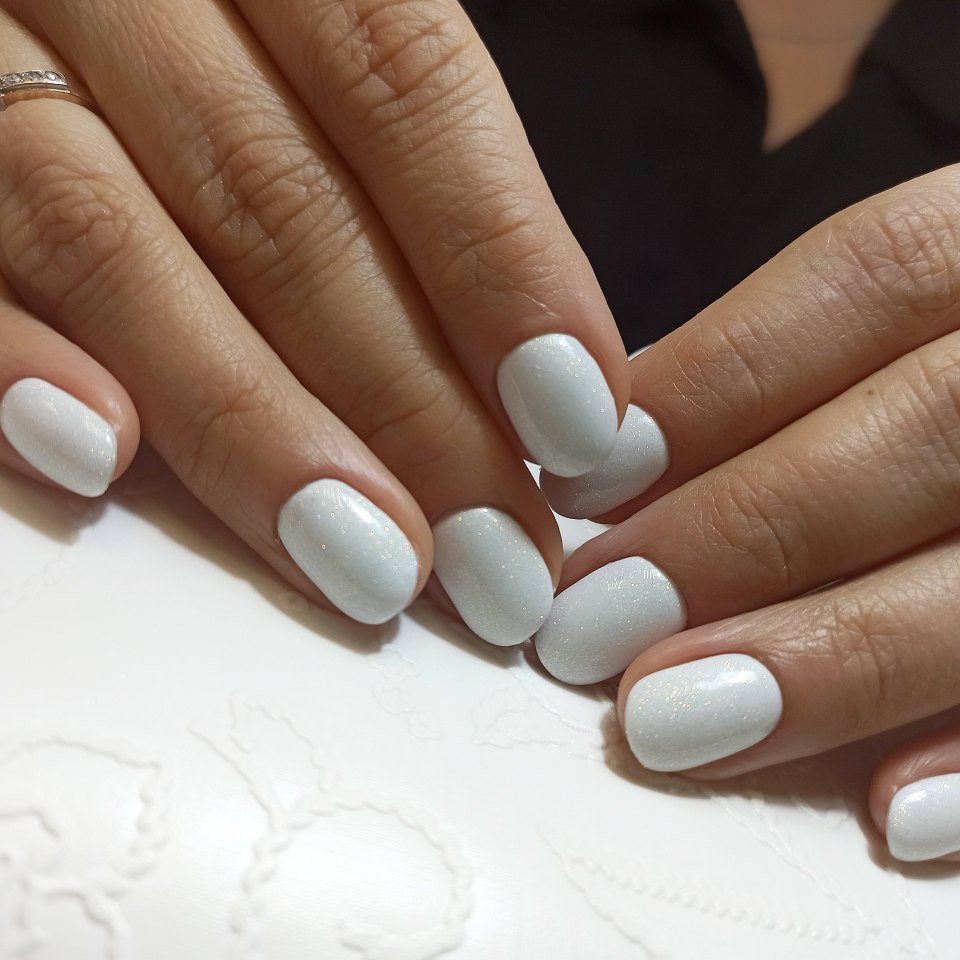 Нюдовый маникюр на короткие ногти 2020