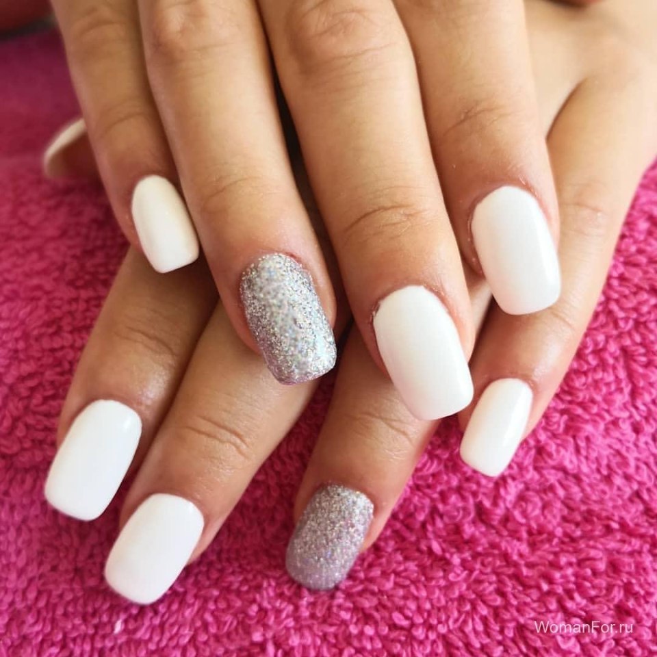 Белые длинные ногти