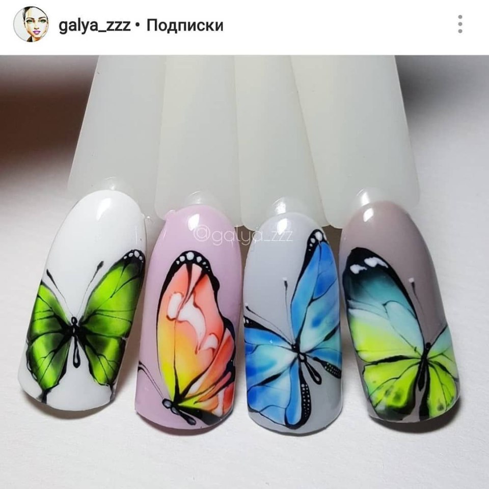 Цветные бабочки на ногтях