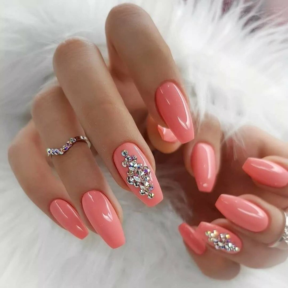 Коралловые ногти