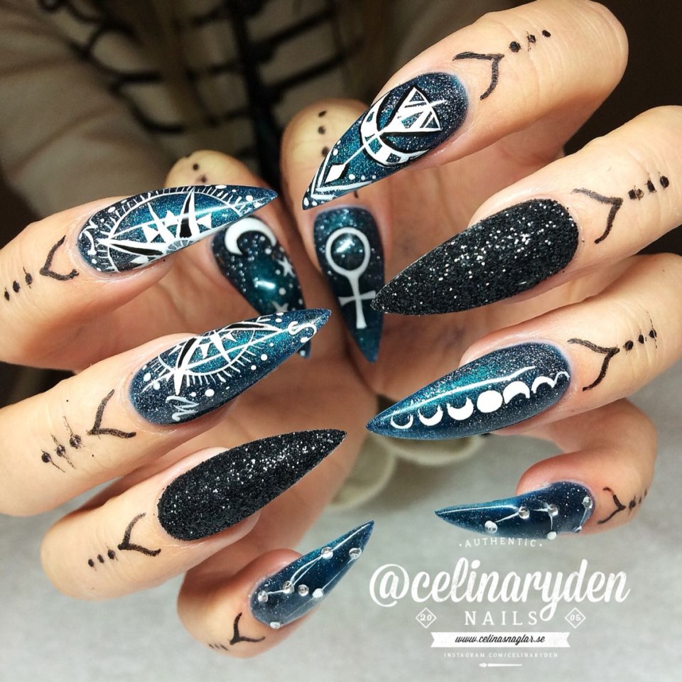 Ногти миндаль Готика