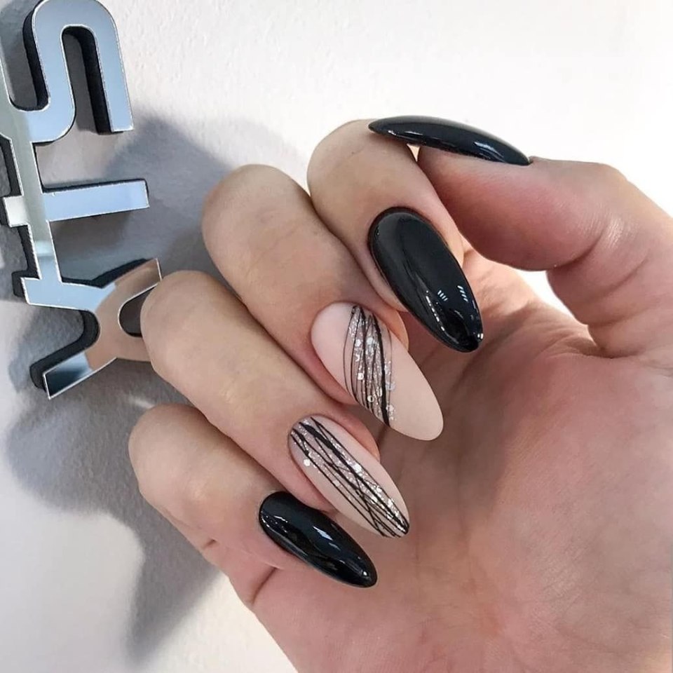 Маникюр в черно розовых тонах