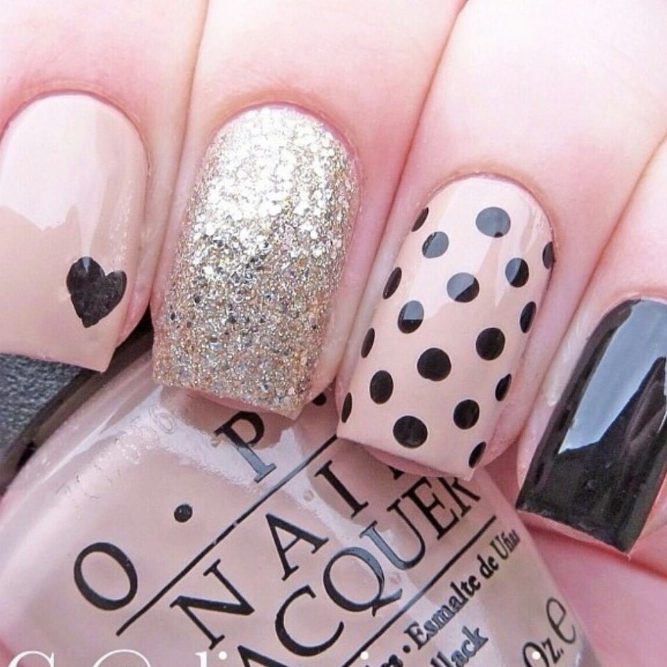 Красивый маникюр геометрия