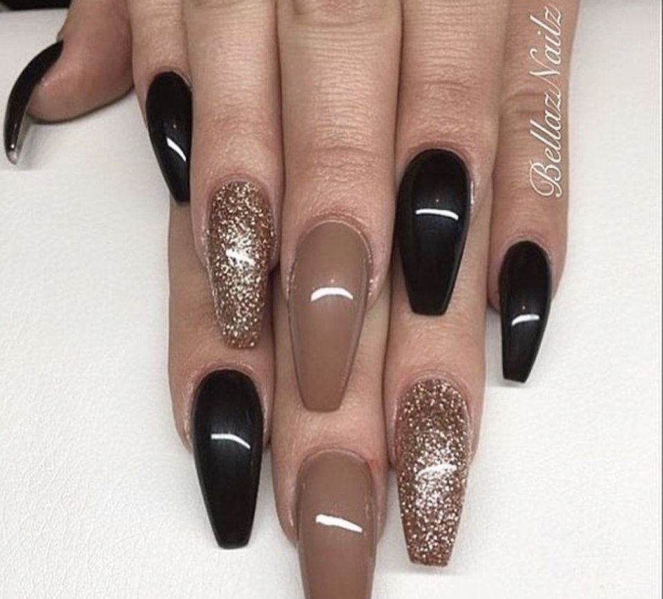 Красивый черный маникюр на длинные ногти