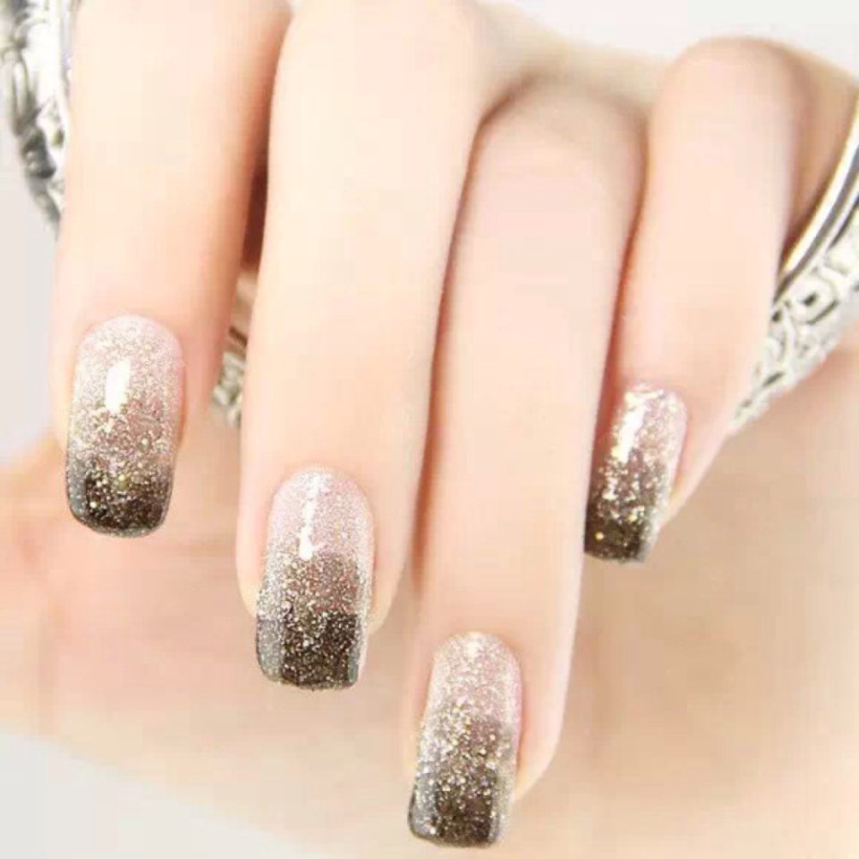 Серо-розовый маникюр