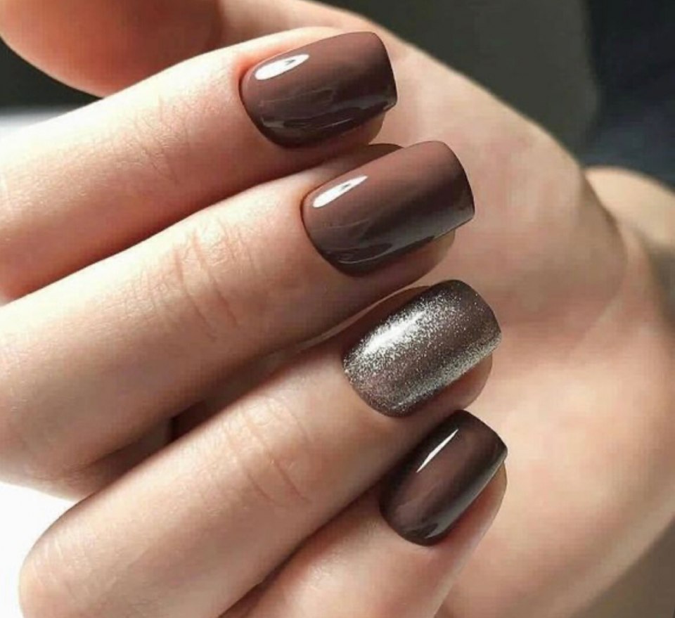 Маникюр в бежево-коричневых тонах