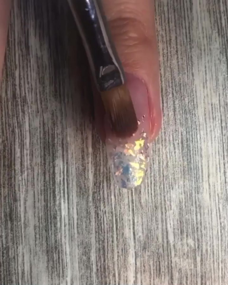 Маникюр реклама