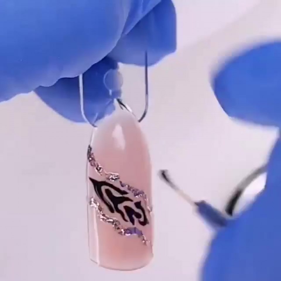 Цветной гель-лак TNL 046 перламутр