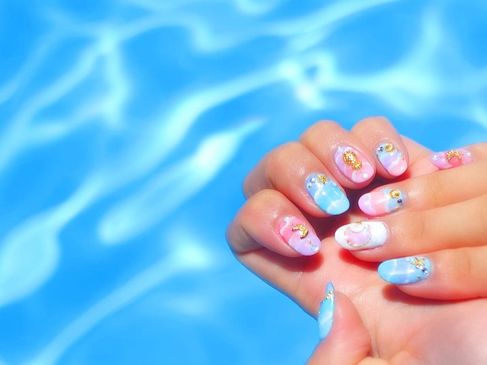 Акварельный маникюр
