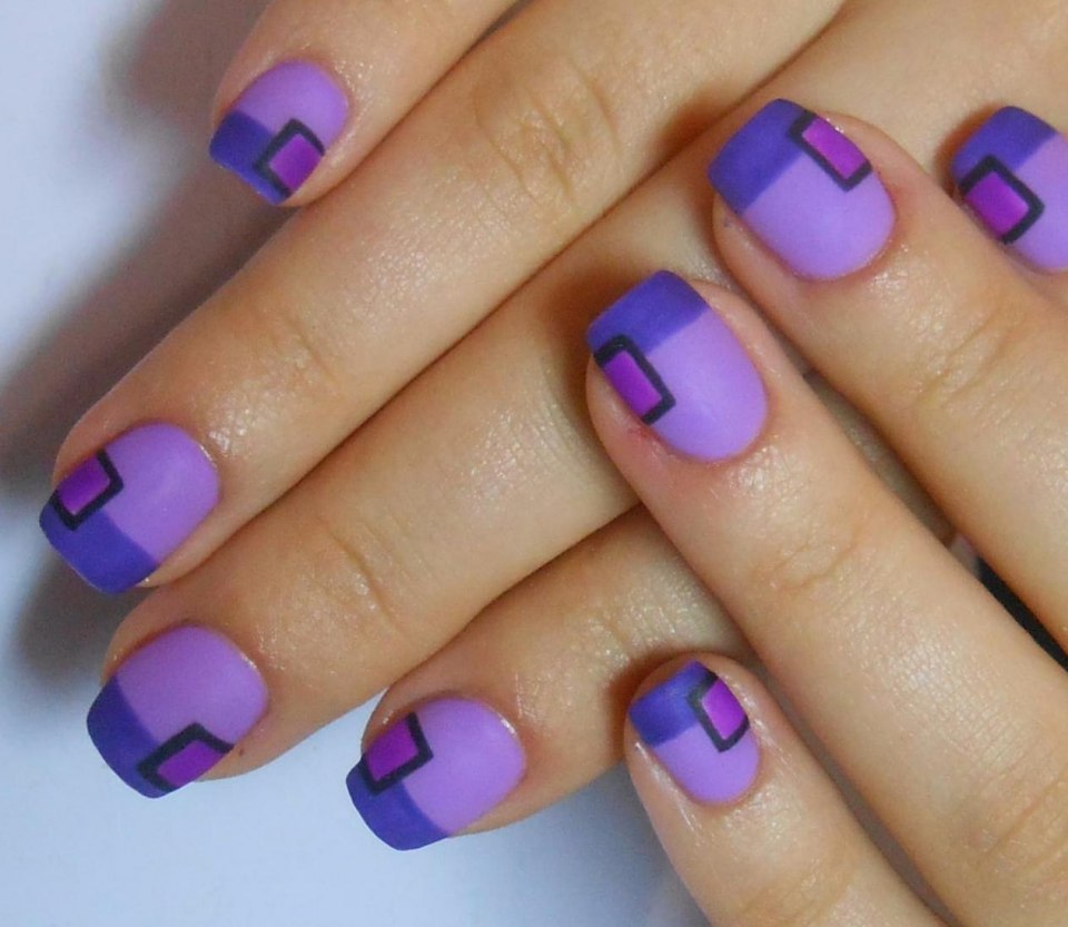 Красивый двухцветный маникюр