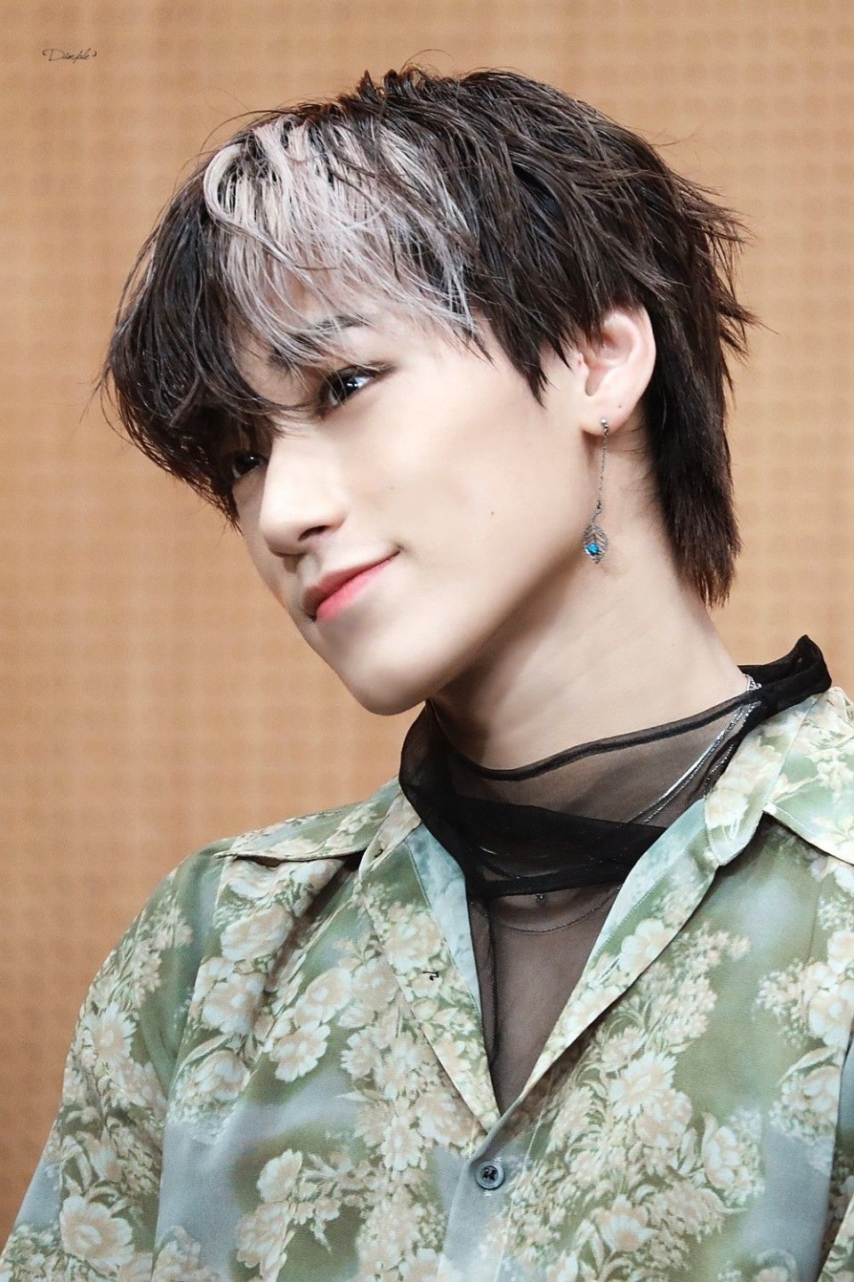 ATEEZ стрижка Сана