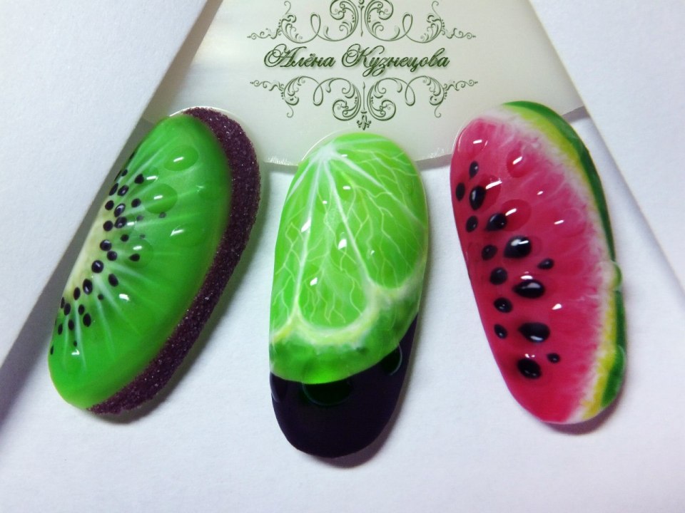 Малина на ногтях