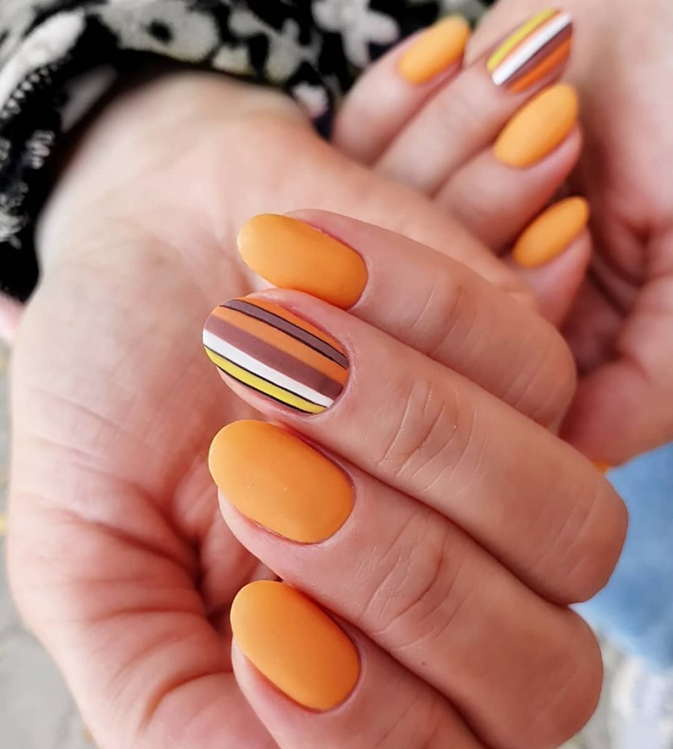 Красивые оранжевые ногти