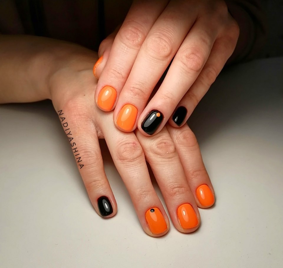 Красно оранжевый маникюр