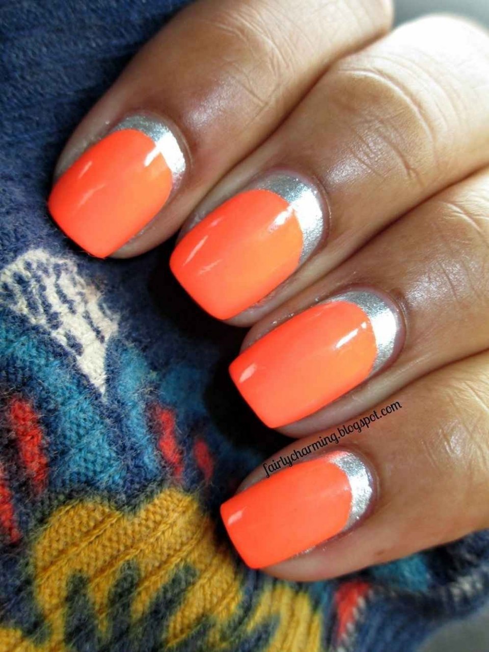 Светло оранжевый маникюр