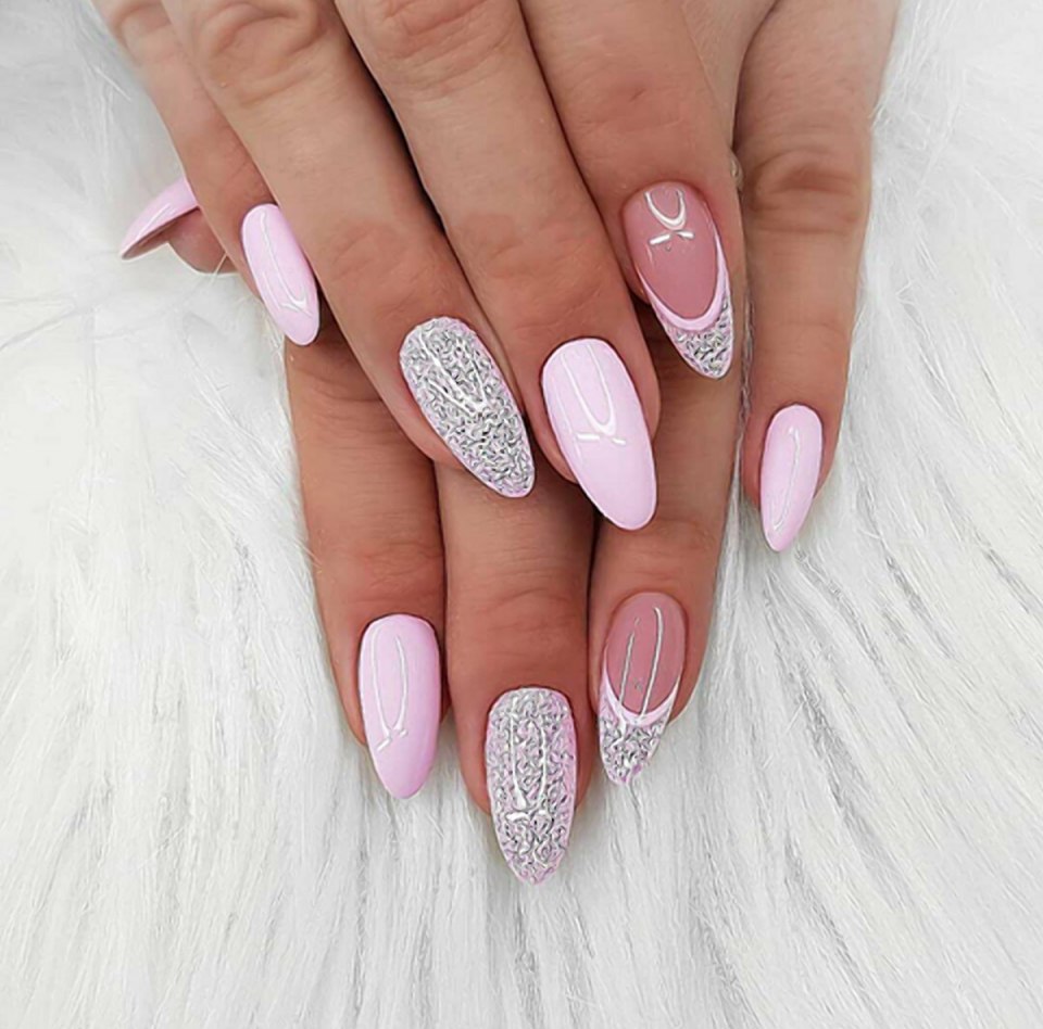 Френч на миндалевидных ногтях 2018