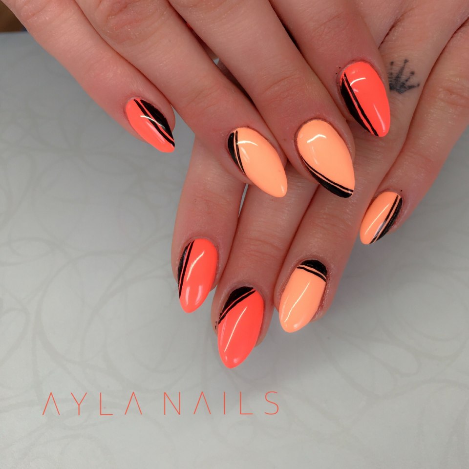 Осенний маникюр на острые ногти