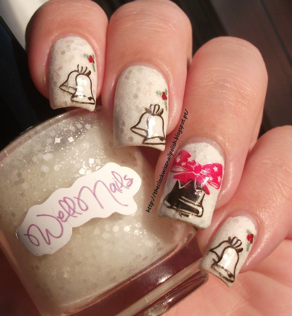 Ногти на новый год с надписью