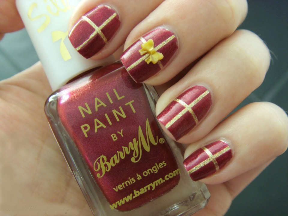 Новогодний подарок на ногтях