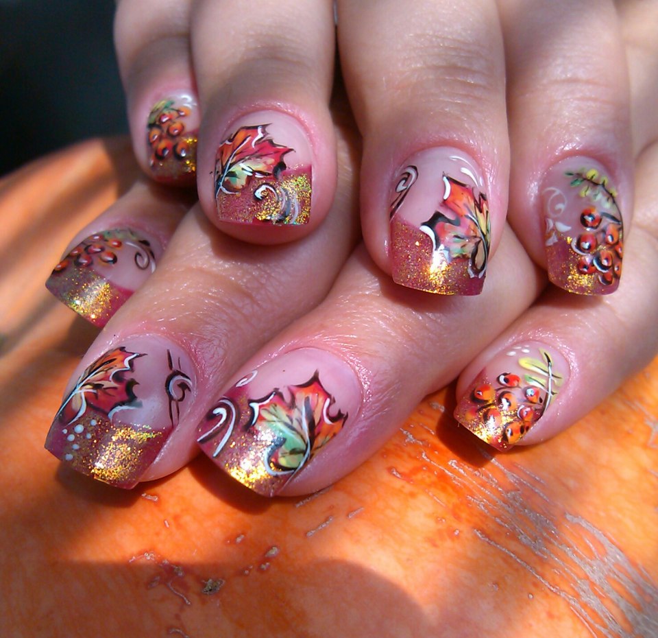 Маникюр с белкой