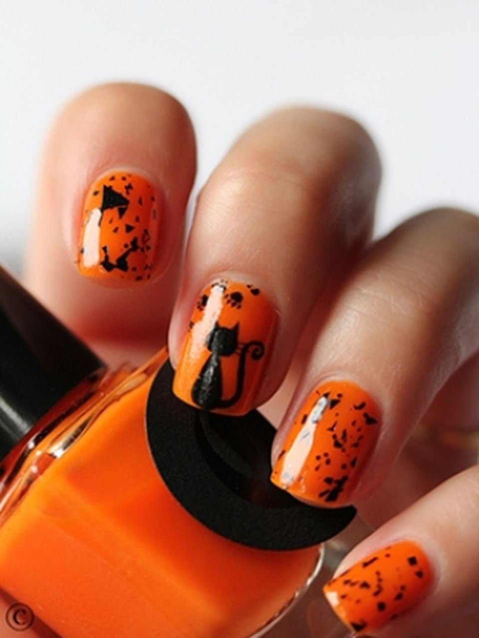 Яркие ногти на осень