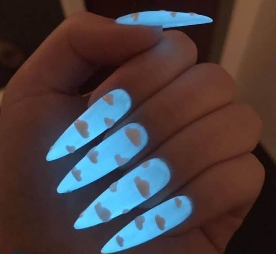 Ногти которые светиться в тесноте