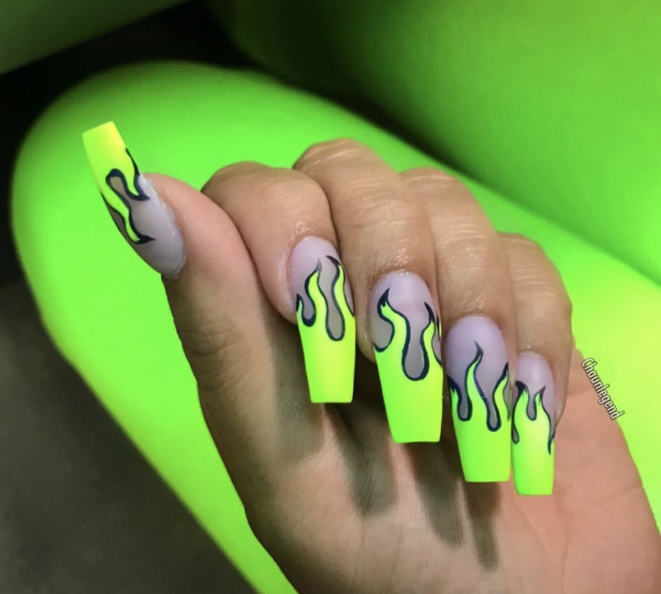 Неоновые ногти