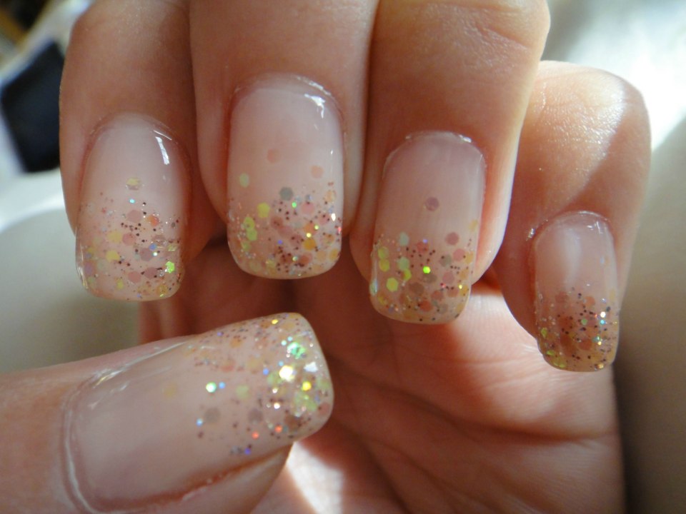 Свадебные ногти шампань