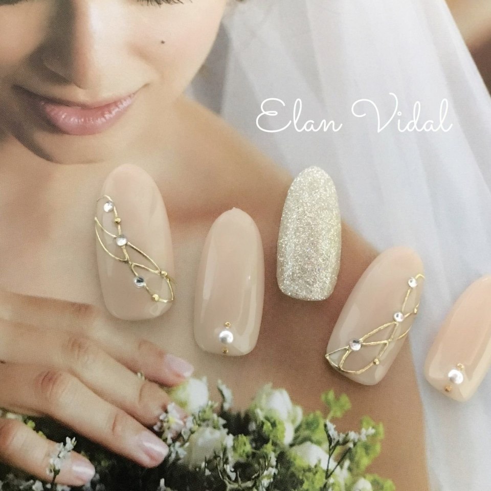 Свадебный маникюр айвори