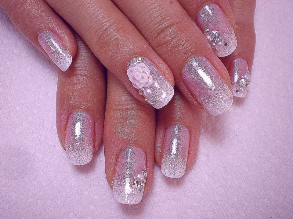 Красивые ногти с блестками