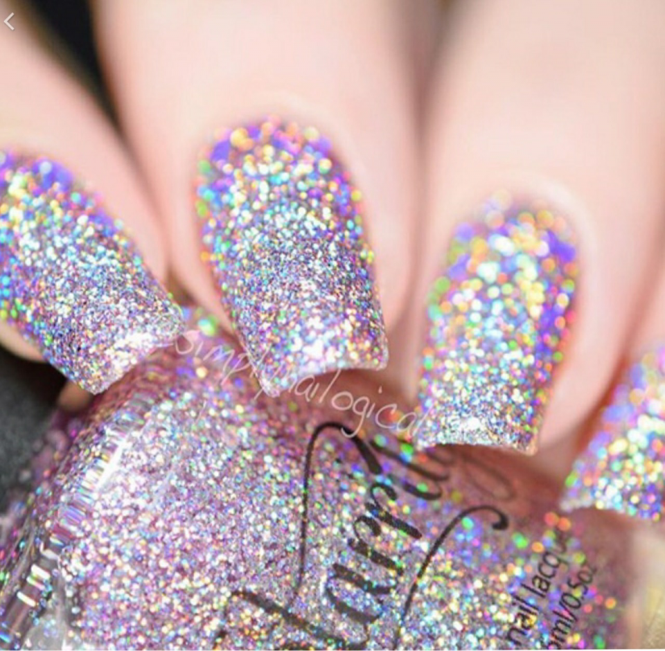 Ногти синие с блестками