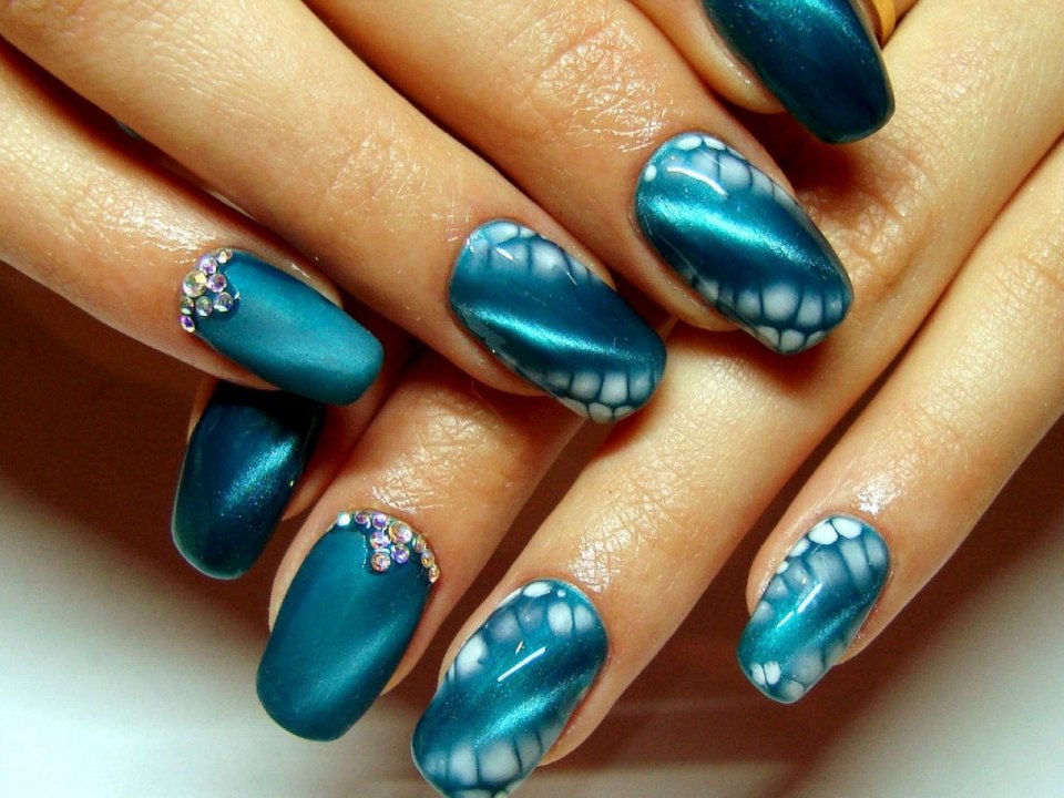 Дизайн ногтей кошачий глаз