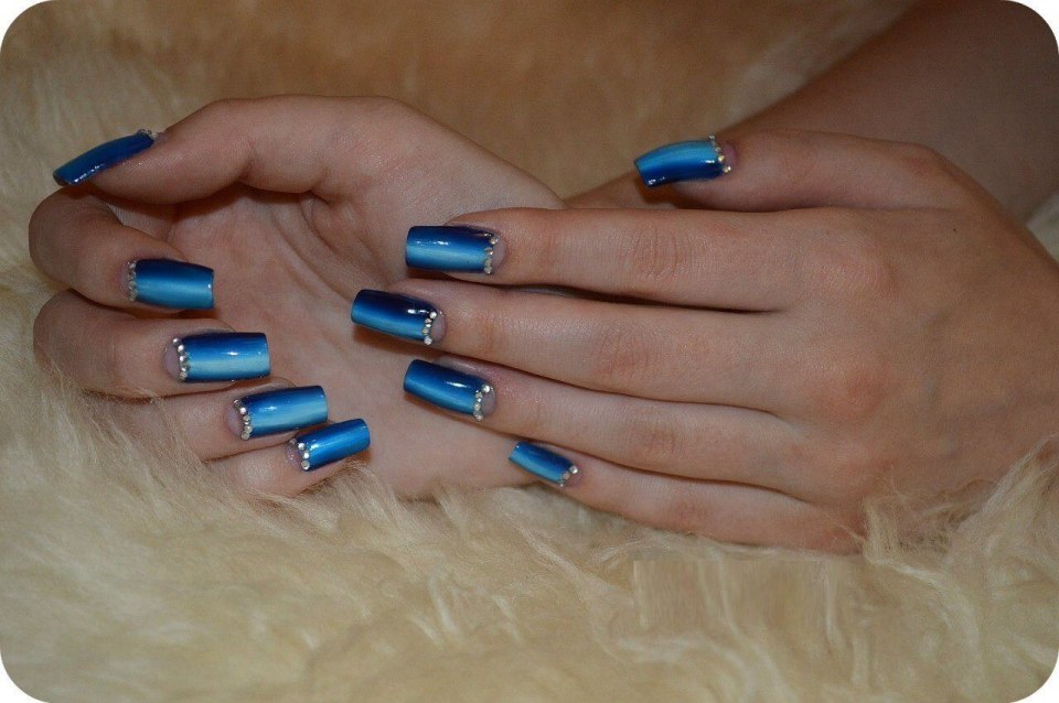 Французский маникюр с кошачьим глазом