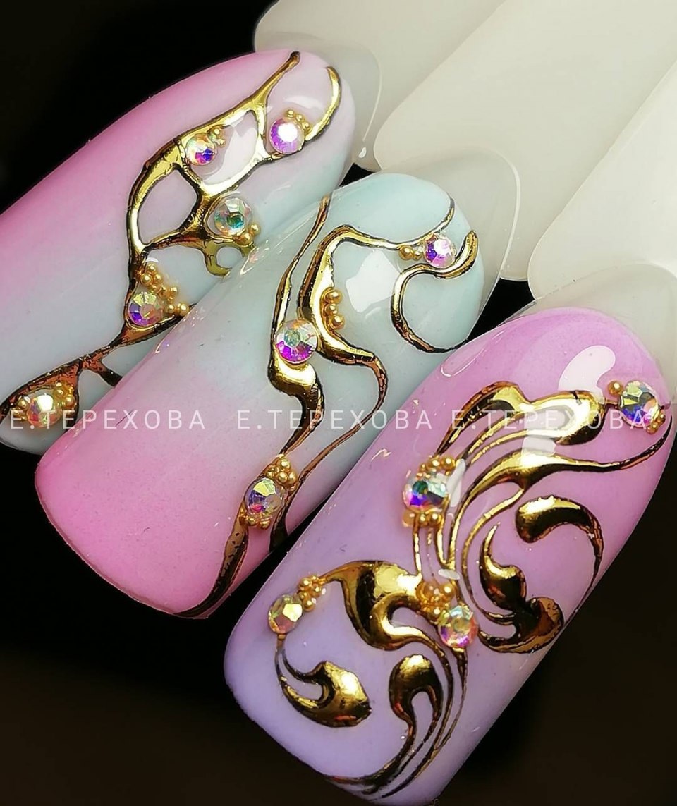 Маникюр с золотым литьем