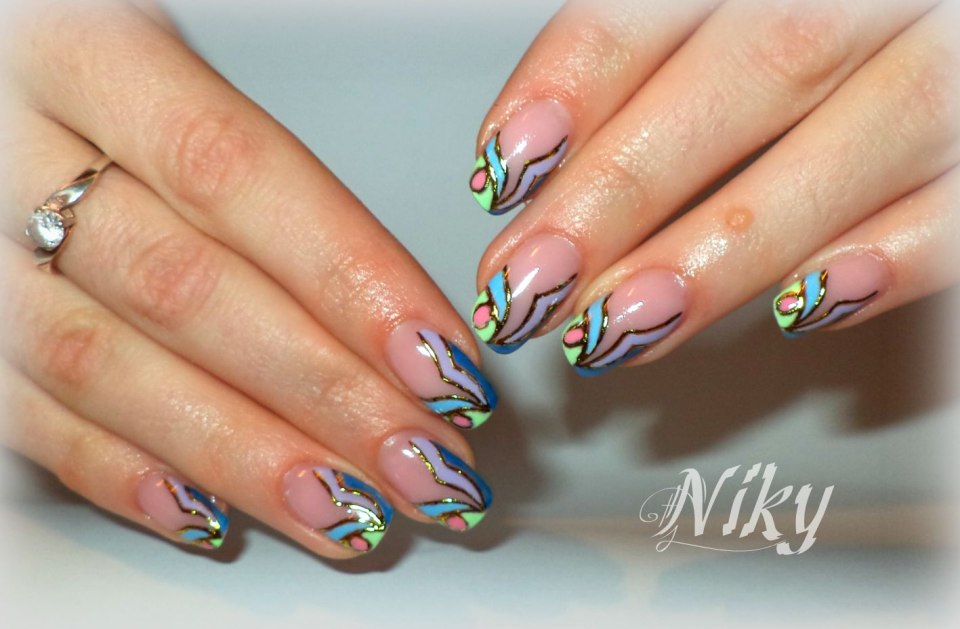 Дизайн ногтей френч абстракция