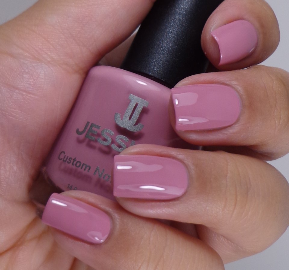 Essie бирюза и Карибы