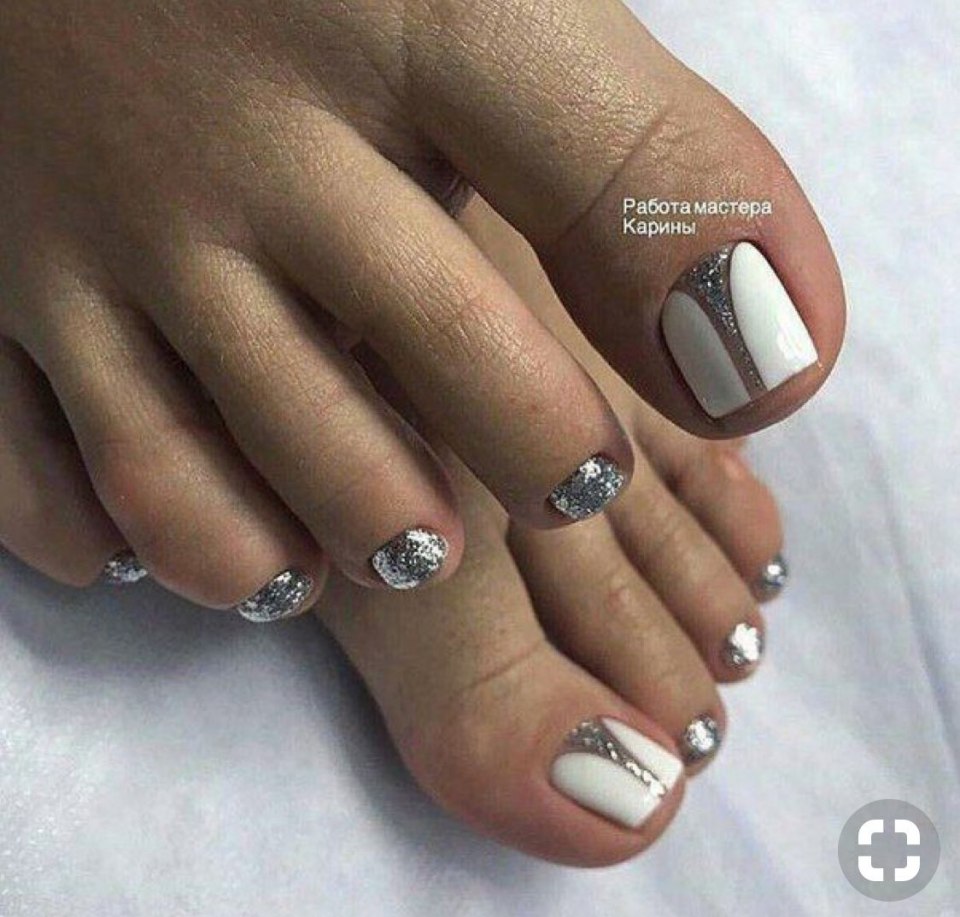 Педикюр серебристый