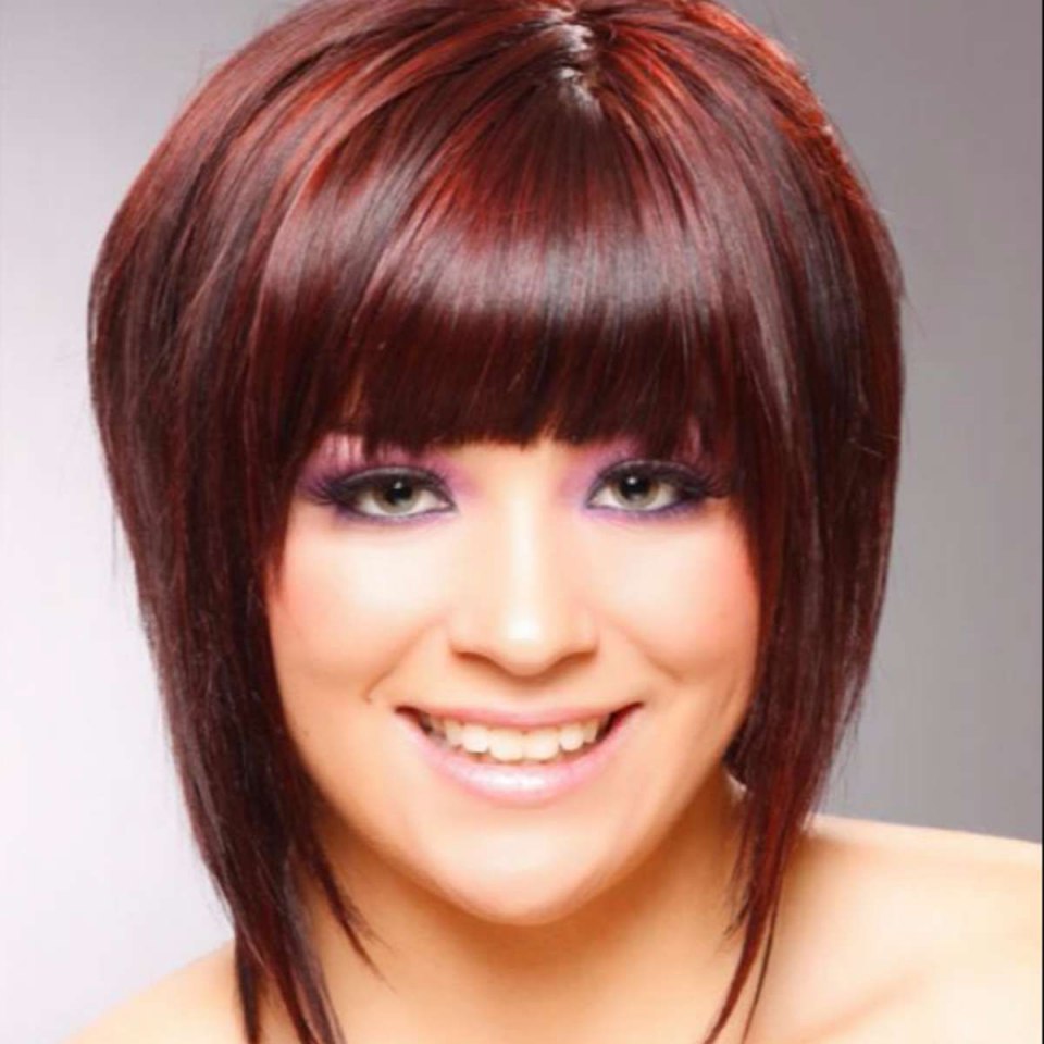 Стрижки каре удлиненное градуированное с челкой