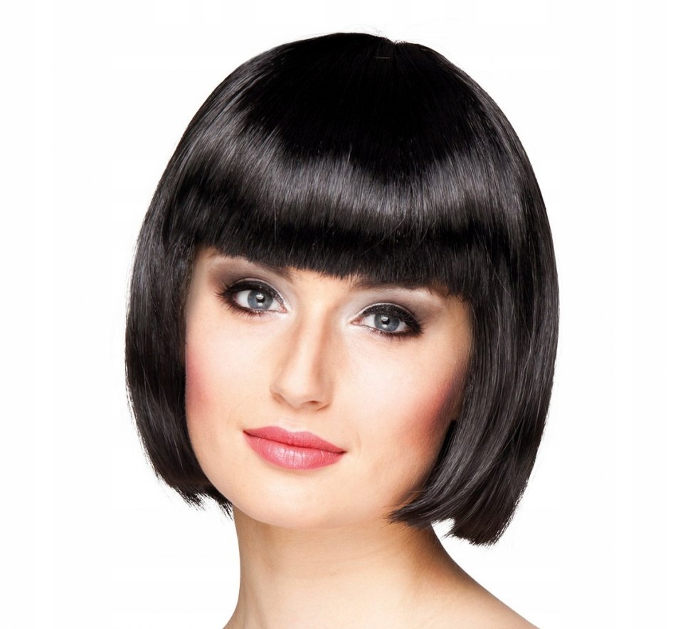 Боб классический на средние волосы с челкой