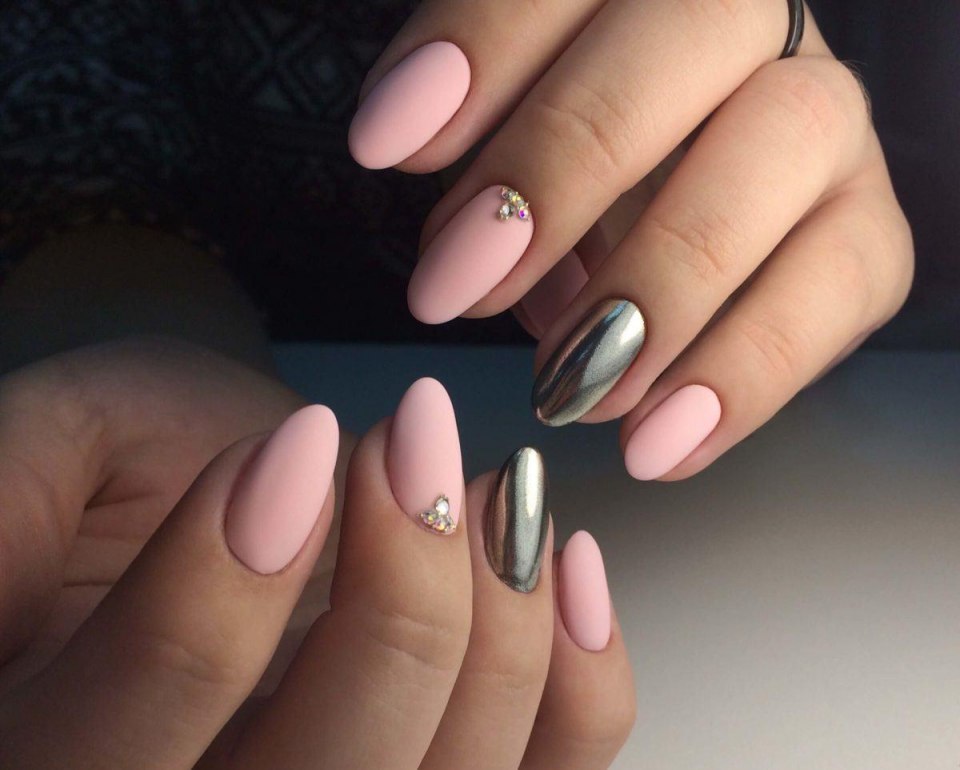 Маникюр с втиркой