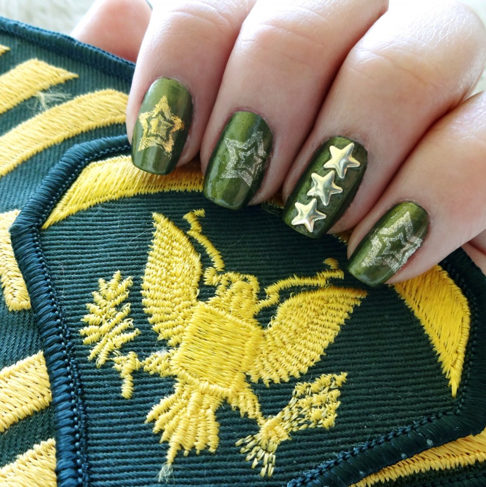 Маникюр на военную тематику