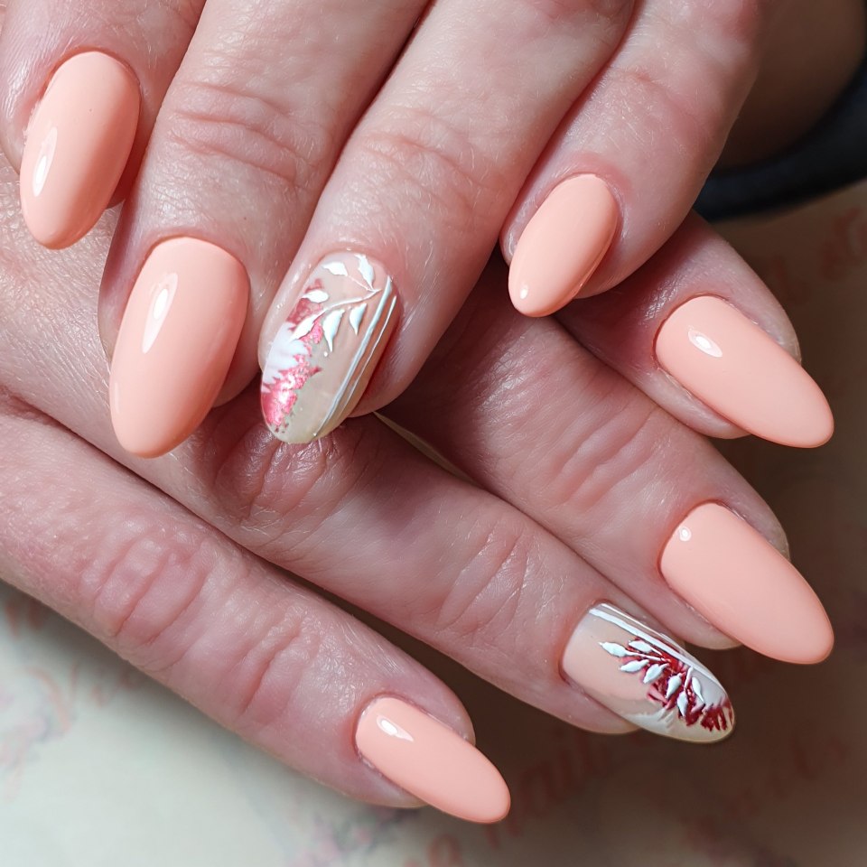 Фотографировать маникюр для портфолио